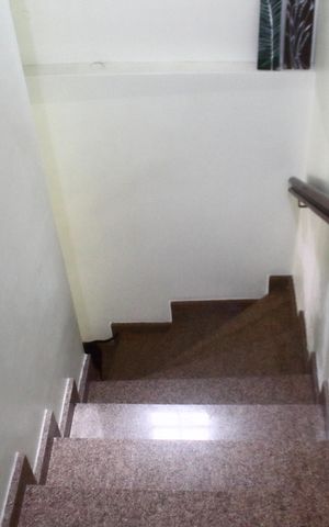 Casa à venda com 185m², 5 quartos e 3 vagasEscada