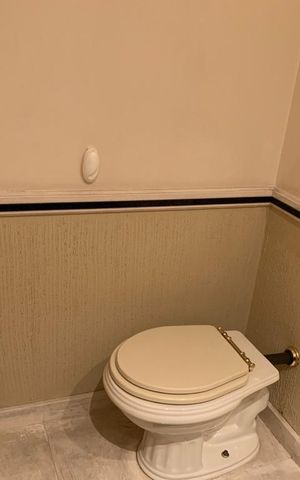 Apartamento para alugar com 340m², 4 quartos e 5 vagas Apartamento para alugar com 340m², 4 quartos e 5 vagasBanheiro