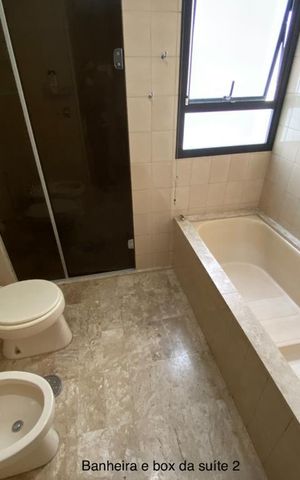 Apartamento para alugar com 340m², 4 quartos e 5 vagas Apartamento para alugar com 340m², 4 quartos e 5 vagasBanheiro