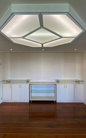 Apartamento para alugar com 340m², 4 quartos e 5 vagas Apartamento para alugar com 340m², 4 quartos e 5 vagasSala