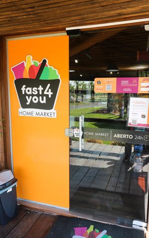 Casa de condomínio para alugar com 345m², 5 quartos e 4 vagasMercado - Fast4you