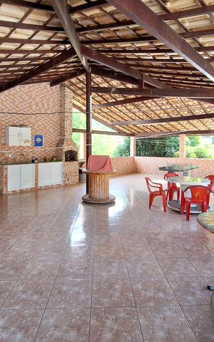 Casa à venda com 310m², 3 quartos e 2 vagas Casa à venda com 310m², 3 quartos e 2 vagasTerraço
