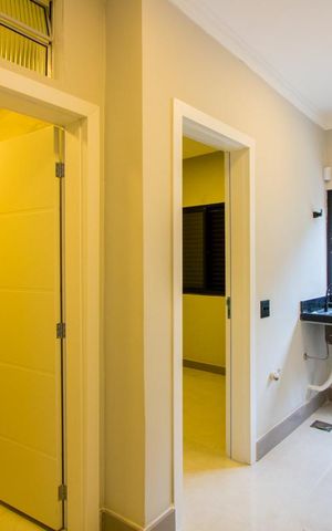 Casa à venda com 262m², 3 quartos e 3 vagas Casa à venda com 262m², 3 quartos e 3 vagasÁrea de serviço