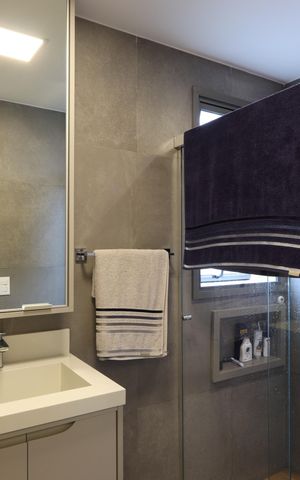 Apartamento à venda com 91m², 2 quartos e 2 vagasBanheiro da Suíte