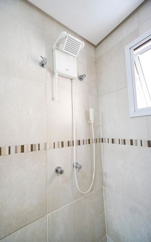 Casa à venda com 184m², 5 quartos e 3 vagas Casa à venda com 184m², 5 quartos e 3 vagasChuveiro