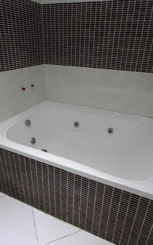 Casa de condomínio à venda com 350m², 5 quartos e 2 vagasQuarto 4 - Banheiro
