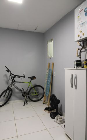 Casa de condomínio à venda com 350m², 5 quartos e 2 vagasQuarto de Serviço