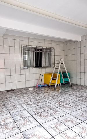 Casa para alugar com 50m², 2 quartos e 1 vaga Casa para alugar com 50m², 2 quartos e 1 vagaGaragem