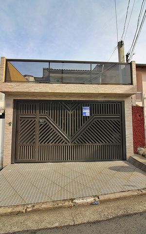 Casa para alugar com 159m², 2 quartos e 2 vagasFachada