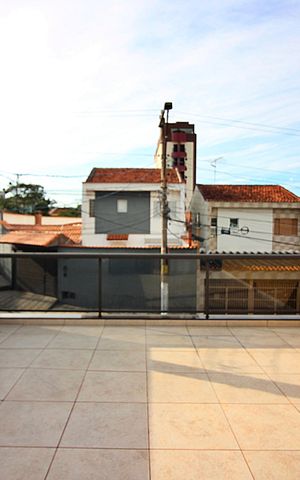 Casa para alugar com 159m², 2 quartos e 2 vagasQuarto 1 Sacada
