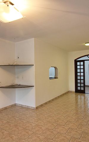 Casa para alugar com 159m², 2 quartos e 2 vagasSala