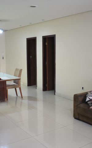 Casa à venda com 315m², 3 quartos e 3 vagasSala