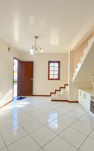 Casa para alugar com 200m², 3 quartos e 2 vagasSala