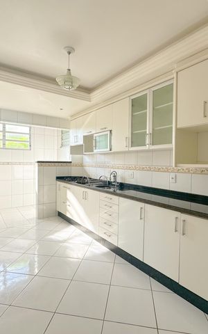 Casa para alugar com 200m², 3 quartos e 2 vagasCozinha