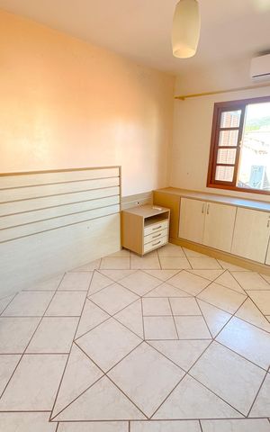 Casa para alugar com 200m², 3 quartos e 2 vagasSuíte 