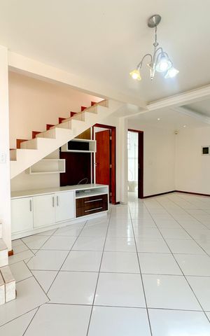 Casa para alugar com 200m², 3 quartos e 2 vagasSala