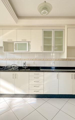 Casa para alugar com 200m², 3 quartos e 2 vagasCozinha