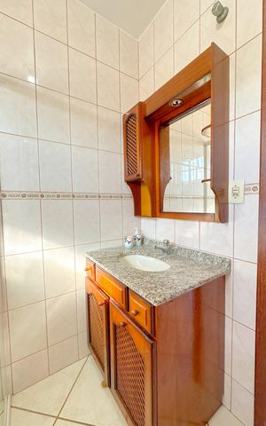 Casa para alugar com 200m², 3 quartos e 2 vagasBanheiro 2