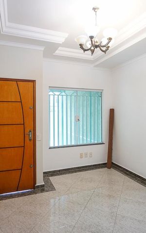 Casa à venda com 160m², 3 quartos e 2 vagas Casa à venda com 160m², 3 quartos e 2 vagasSala