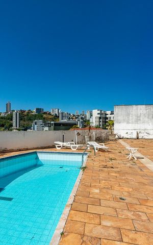 Casa à venda com 462m², 5 quartos e 4 vagas Casa à venda com 462m², 5 quartos e 4 vagasPiscina