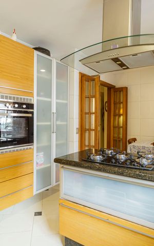 Apartamento à venda com 184m², 4 quartos e 3 vagas Apartamento à venda com 184m², 4 quartos e 3 vagasCozinha