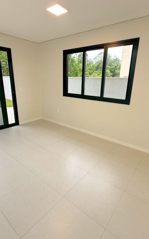 Casa para alugar com 150m², 3 quartos e 2 vagasSala