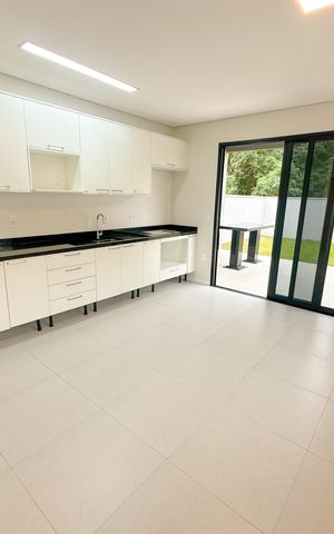 Casa para alugar com 150m², 3 quartos e 2 vagasBanheiro