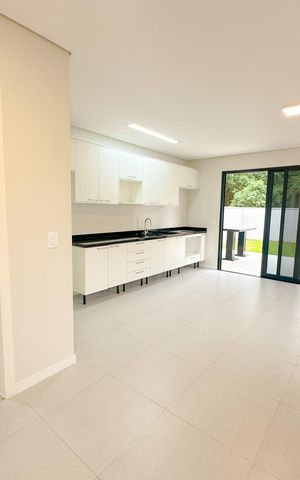 Casa para alugar com 150m², 3 quartos e 2 vagasSala
