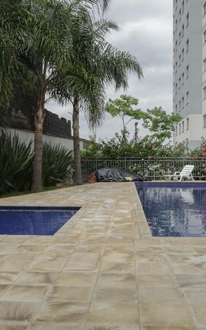 Apartamento à venda com 38m², 2 quartos e sem vaga Apartamento à venda com 38m², 2 quartos e sem vagaÁrea comum - Piscina
