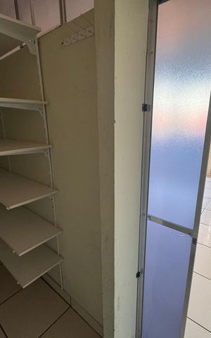 Casa à venda com 262m², 4 quartos e 4 vagas Casa à venda com 262m², 4 quartos e 4 vagasSuíte