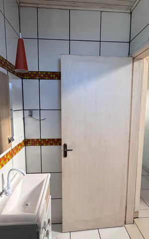 Casa à venda com 262m², 4 quartos e 4 vagas Casa à venda com 262m², 4 quartos e 4 vagasBanheiro 1