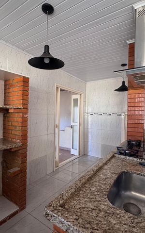 Casa à venda com 262m², 4 quartos e 4 vagas Casa à venda com 262m², 4 quartos e 4 vagasCozinha