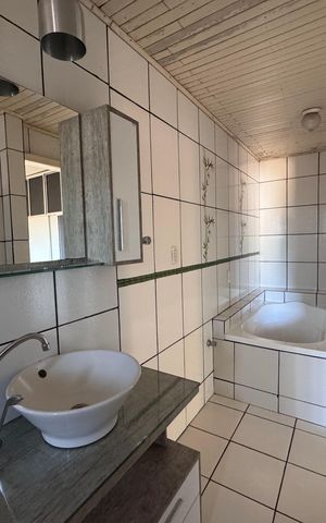 Casa à venda com 262m², 4 quartos e 4 vagas Casa à venda com 262m², 4 quartos e 4 vagasBanheiro Suíte
