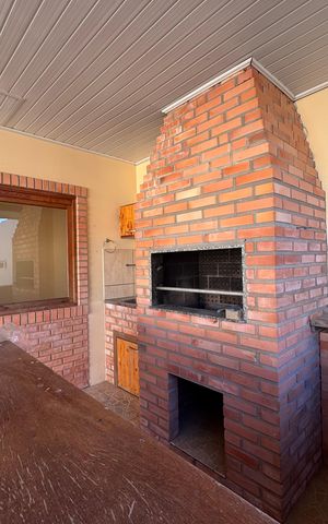 Casa à venda com 262m², 4 quartos e 4 vagas Casa à venda com 262m², 4 quartos e 4 vagasÁrea comum