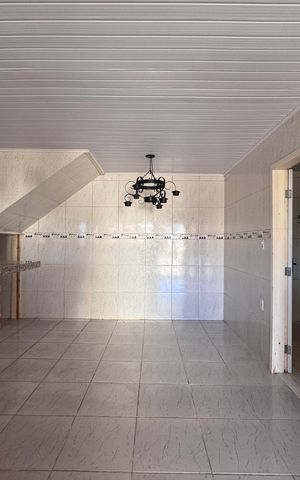 Casa à venda com 262m², 4 quartos e 4 vagas Casa à venda com 262m², 4 quartos e 4 vagasCozinha