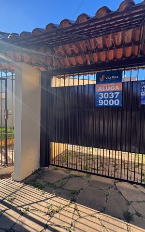 Casa à venda com 262m², 4 quartos e 4 vagas Casa à venda com 262m², 4 quartos e 4 vagasPlaca