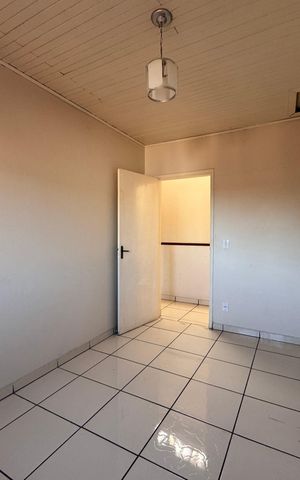 Casa à venda com 262m², 4 quartos e 4 vagas Casa à venda com 262m², 4 quartos e 4 vagasQuarto 2