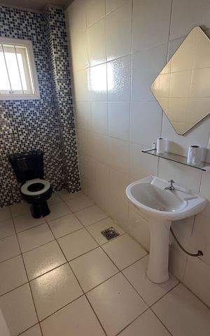 Casa à venda com 262m², 4 quartos e 4 vagas Casa à venda com 262m², 4 quartos e 4 vagasBanheiro 2