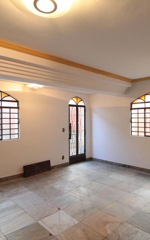 Casa à venda com 380m², 4 quartos e 6 vagasSala de Estar 3