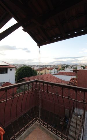 Casa à venda com 380m², 4 quartos e 6 vagasVaranda do Hall dos Quartos