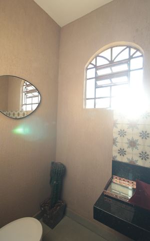 Casa à venda com 380m², 4 quartos e 6 vagasLavabo do Escritório