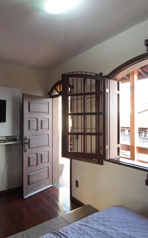 Casa à venda com 380m², 4 quartos e 6 vagasSuíte 2