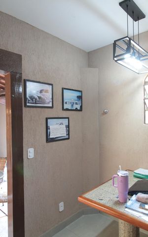 Casa à venda com 380m², 4 quartos e 6 vagasEscritório