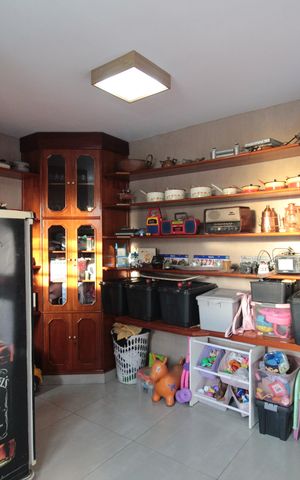 Casa à venda com 380m², 4 quartos e 6 vagasEscritório
