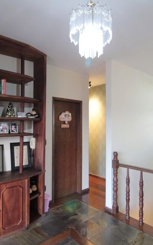 Casa à venda com 380m², 4 quartos e 6 vagasHall dos Quartos