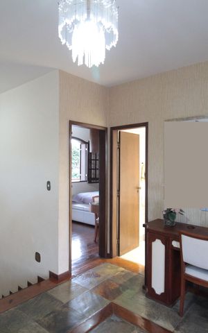 Casa à venda com 380m², 4 quartos e 6 vagasHall dos Quartos