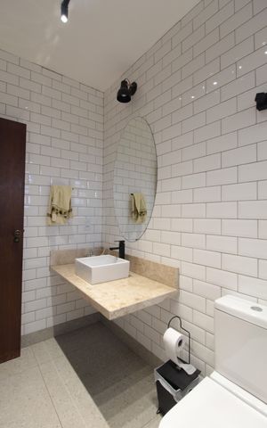 Casa à venda com 380m², 4 quartos e 6 vagasBanheiro Social