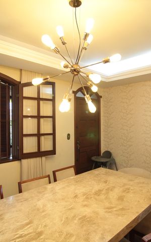 Casa à venda com 380m², 4 quartos e 6 vagasSala de Jantar