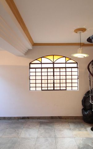 Casa à venda com 380m², 4 quartos e 6 vagasSala de Estar 3