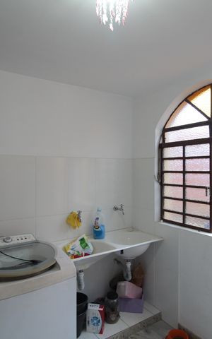 Casa à venda com 380m², 4 quartos e 6 vagasÁrea de Serviço